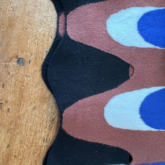 MINT Condition Emilio Pucci Retro Sleeveless Sweater Dress (Size S) Retail: $800 - Picture 6 of 8